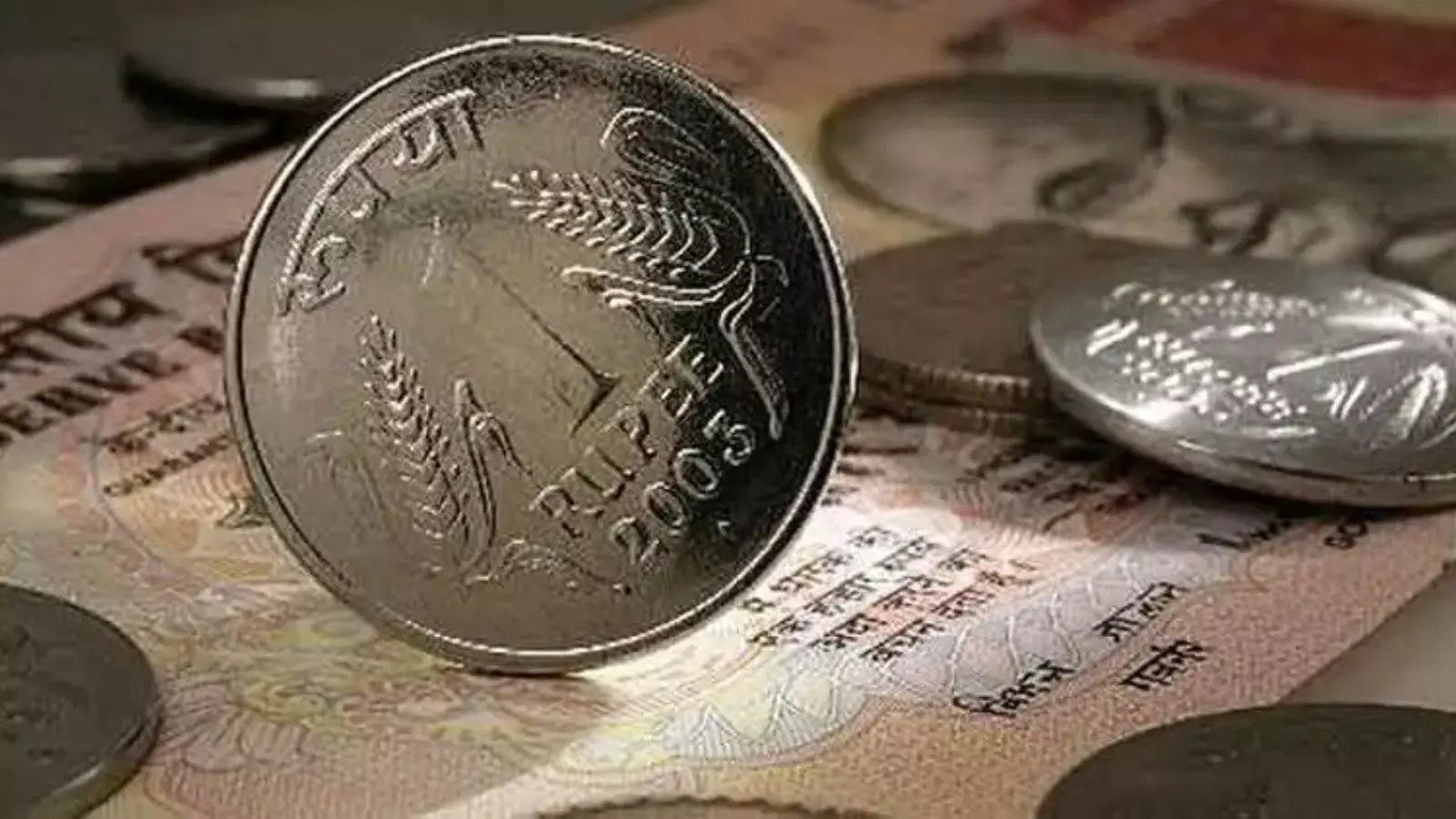 Rupee Hits Record Low Amid US Election Updates, RBI Likely Steps In