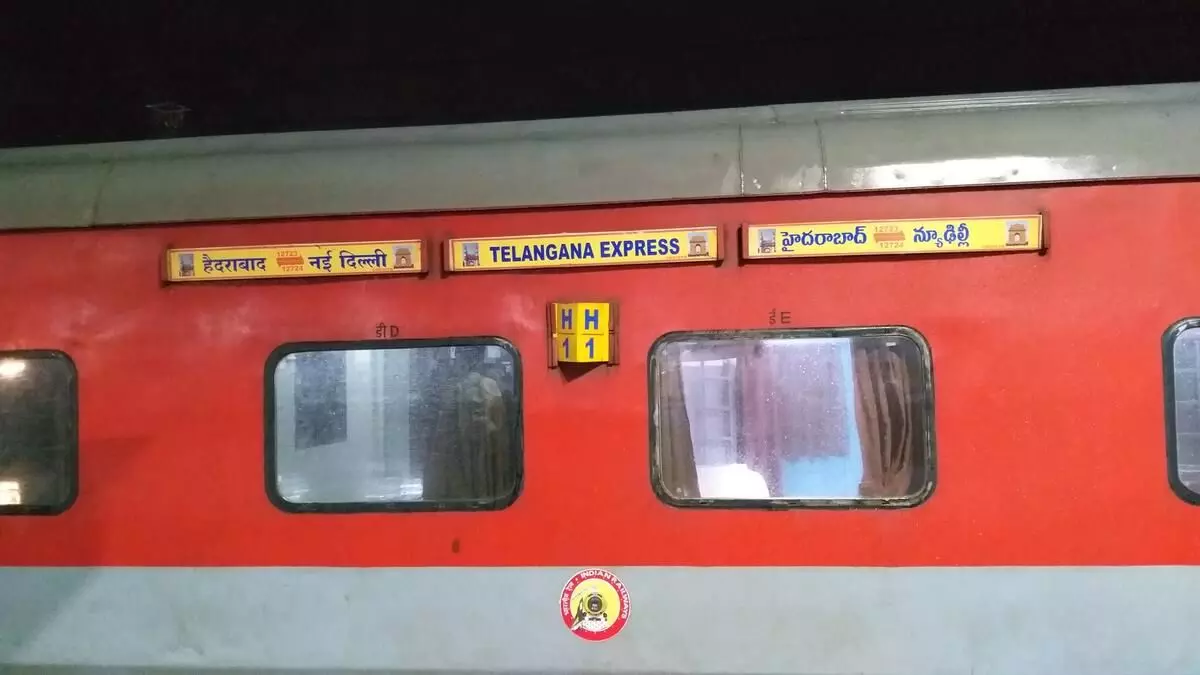 Hyderabad-New Delhi Telangana Express delayed