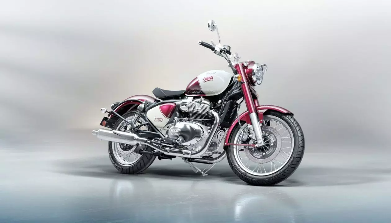 The Royal Enfield Classic 650 Twin makes its Indian debut at Motoverse 2024.