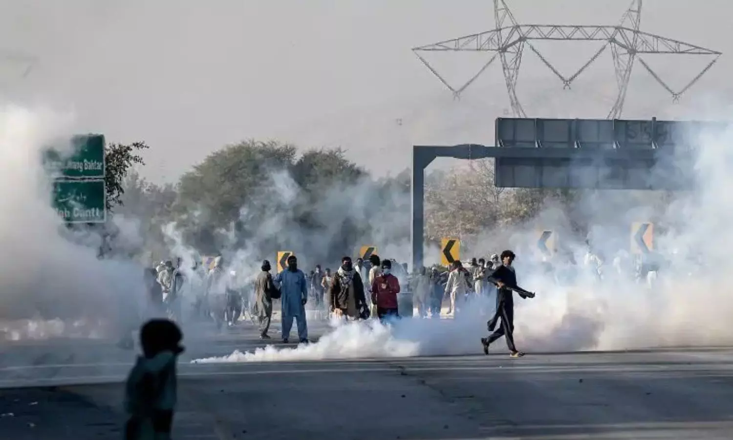 Pakistan Army Orders Shoot on Sight Amid Deadly Clashes Over Imran Khan Protests