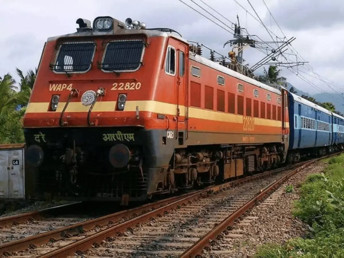 SCR GM Holds Review Meet on Safety & Punctuality of Trains