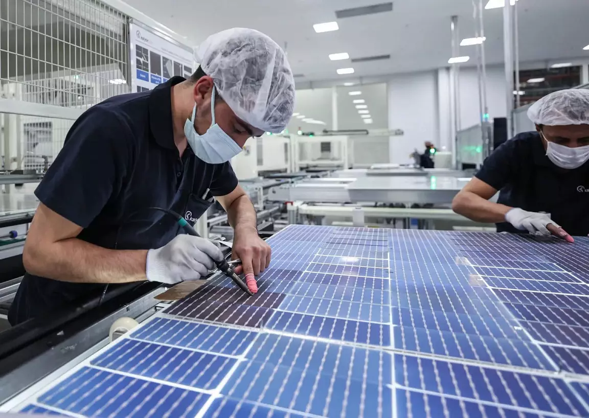 Govt tweaks policy to boost domestic manufacturing of solar PV cells