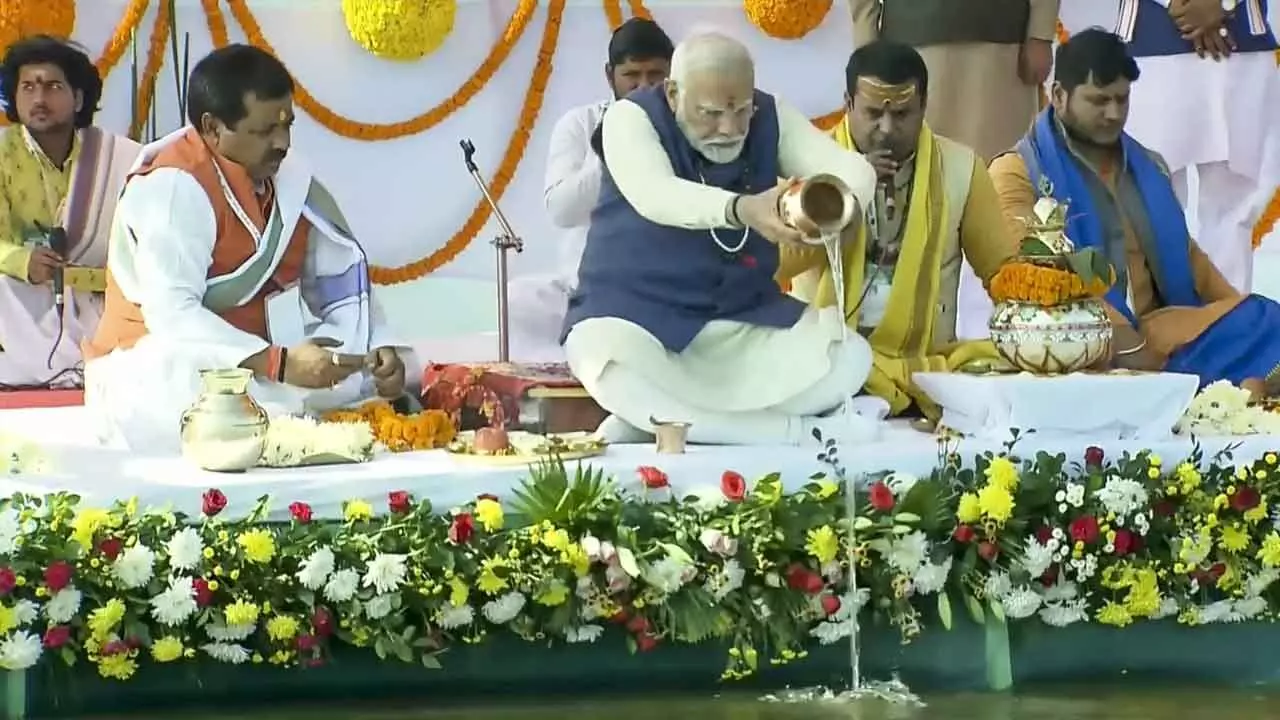 Modi Offers Prayers At Sangam In Prayagraj