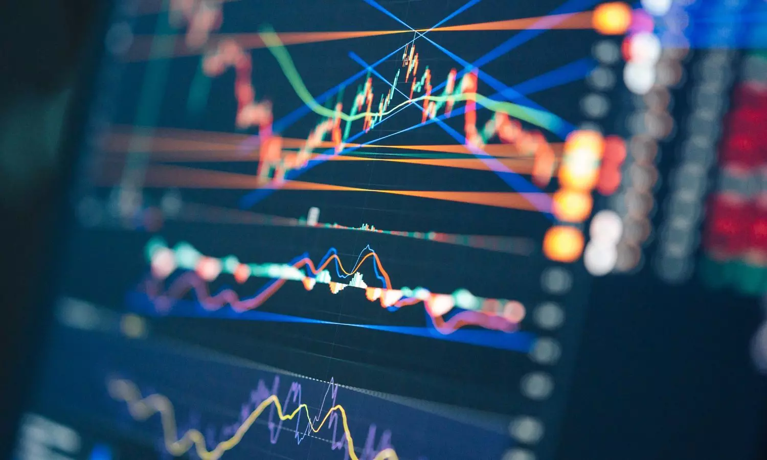 Sensex, Nifty Decline Amid FII Selling, Weak Market Sentiment