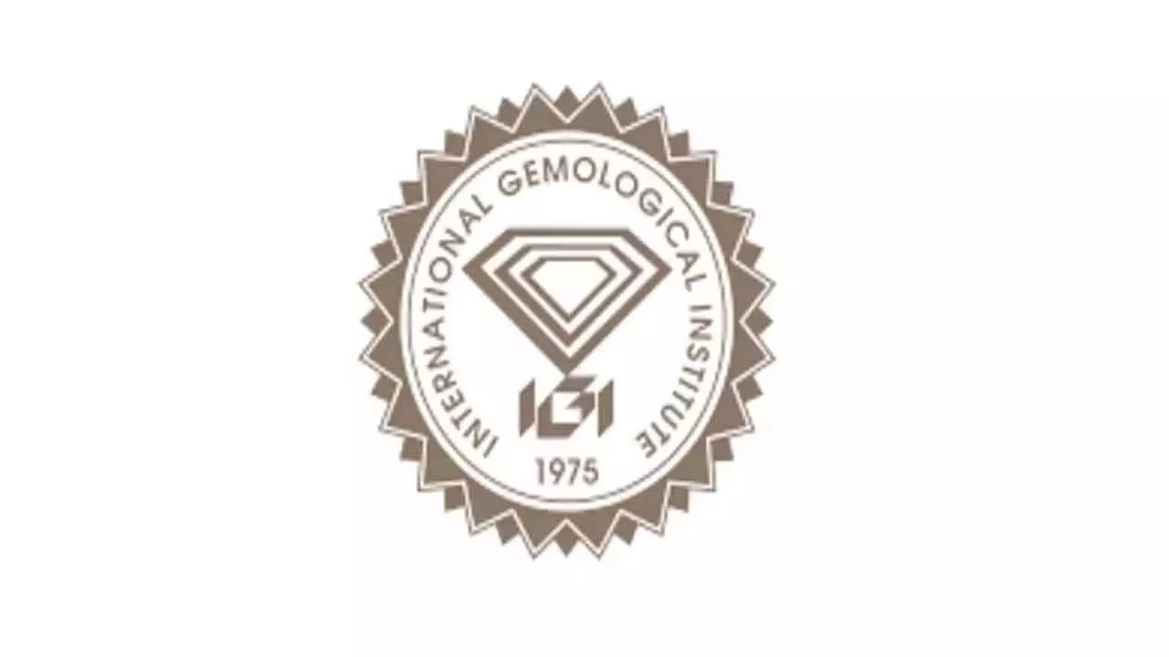 Intl Gemmological Debuts With 22%Surge