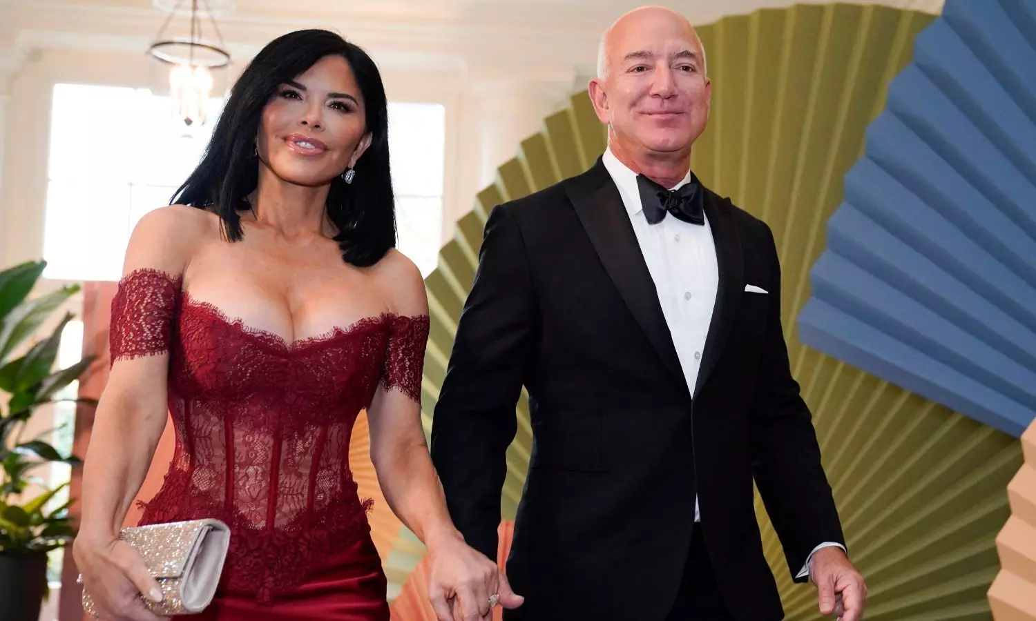 Jeff Bezos says his wedding to Lauren Sanchez won’t cost ₹5096 crore. Elon Musk has a response