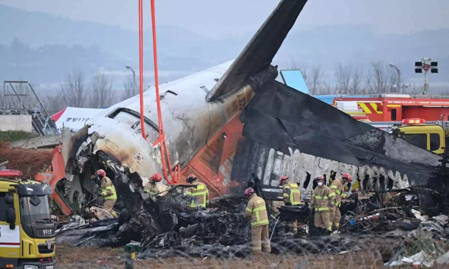 Final minutes of Jeju Air flight before South Koreas deadliest air disaster