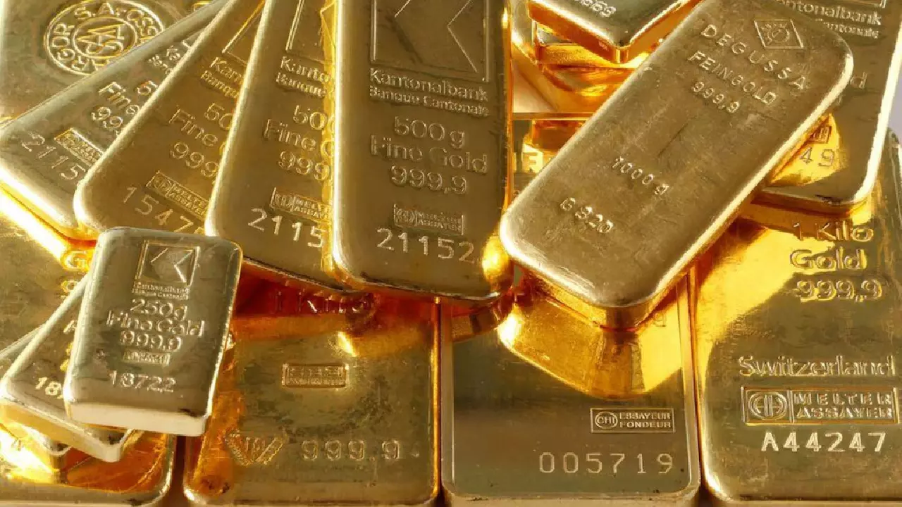 Gold set to extend record run may hit 90k/10gm in 2025