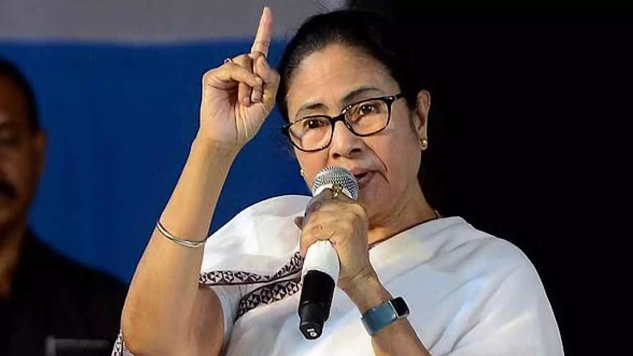 BSF Allowing Infiltrators, Alleges Mamata