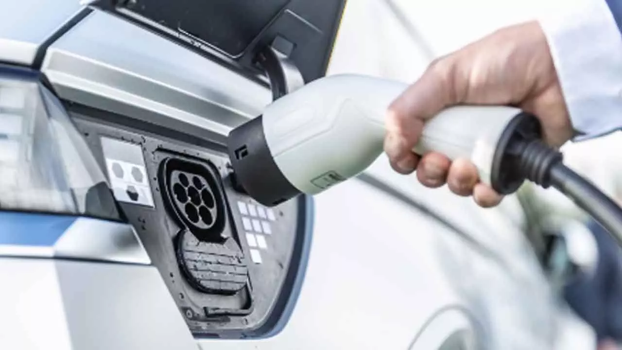 Plug-In Hybrid E-Vehicles To Drive Global EV Growth