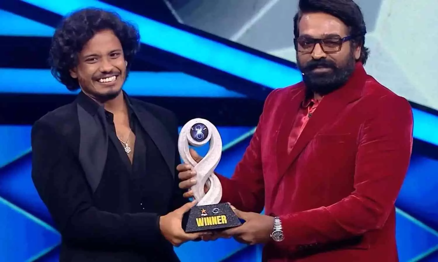 Muthukumaran Wins Bigg Boss Tamil Season 8: Receives Rs. 41 Lakh Prize and Trophy