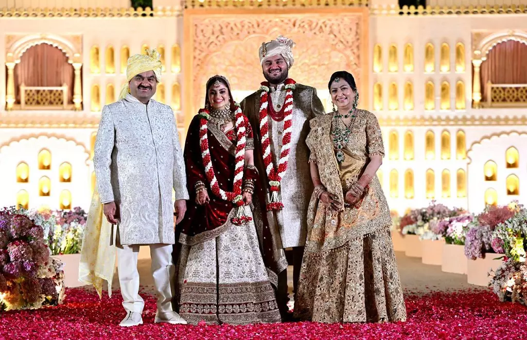 Adanis son marries in intimate ceremony, tycoon donates Rs10,000 cr