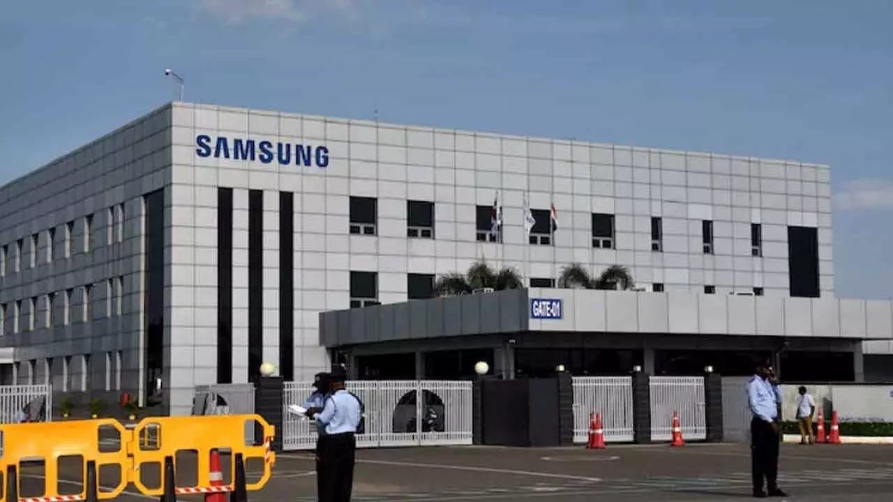 TN Ministers Initiate Talks To End Strike At Samsung Plant