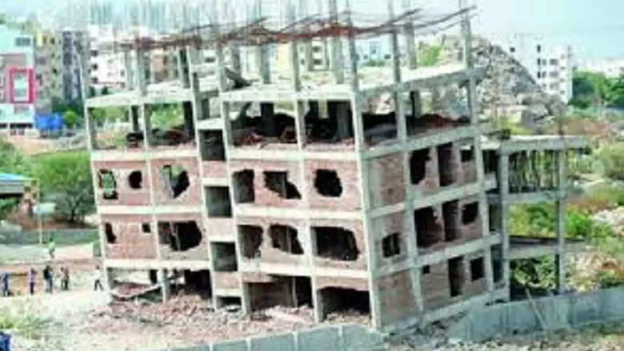 Thane Civic Chief Warns Officials On Illegal Buildings